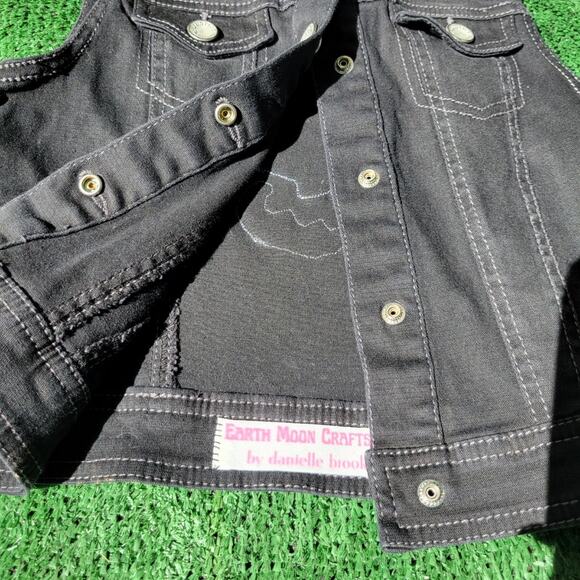 Kid's / Girls SZ 6/7 Hooded Battle Jacket Vest with Skull Applique - Picture 9 of 9